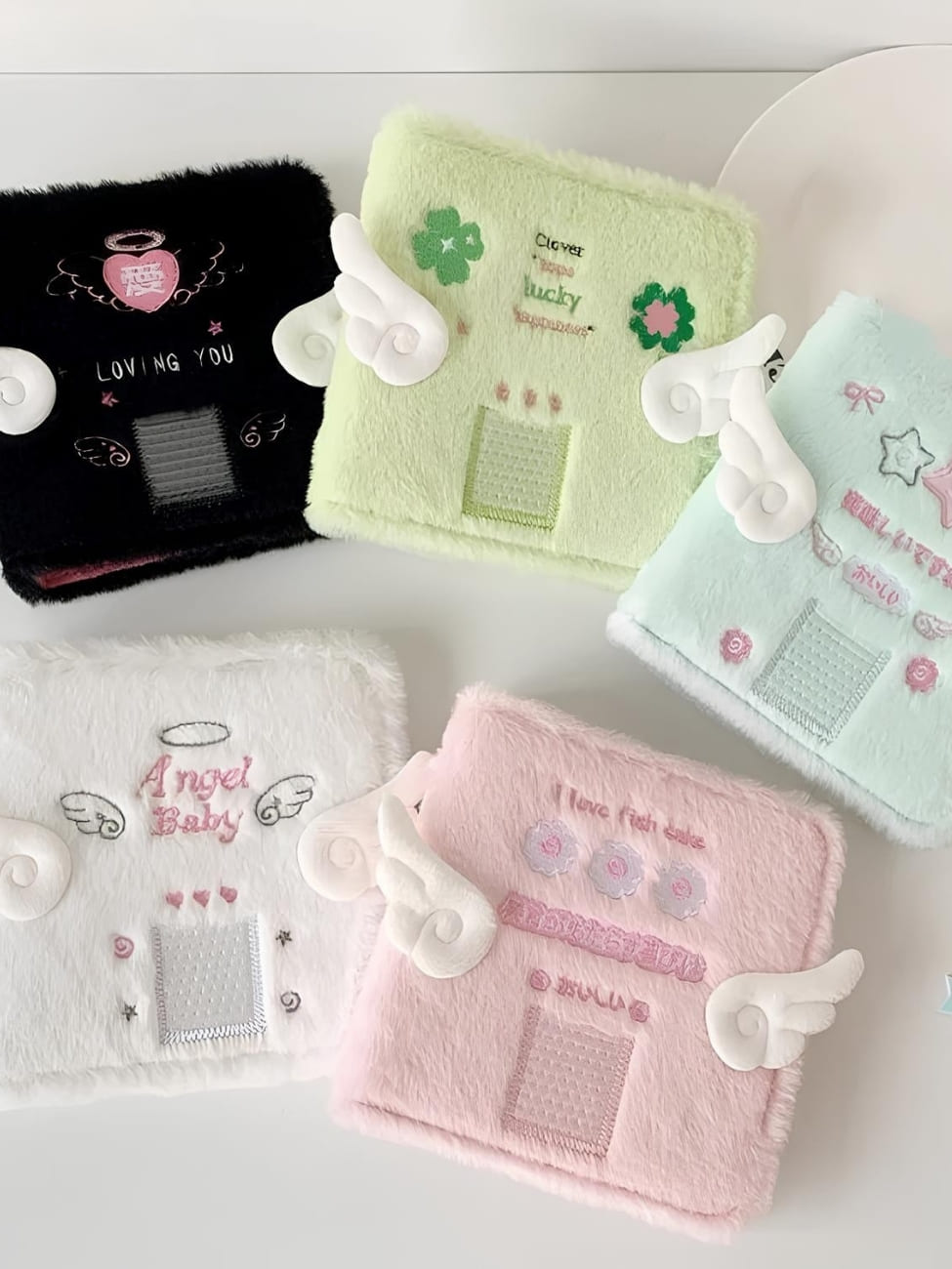 IMG_01_2026_classeur_photocard_kpop_carré_avec_couverture_en_peluche_7